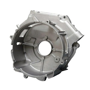 Pièce moulée en aluminium pour machines avec ailettes de refroidissement et trous de fixation, fabrication sur mesure - Product Image 4