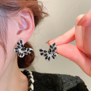 Pendientes de Mariposa E2485 con Cristales Negros de Corte Marquesa y Aleación de Rhinestone, Joyería de Moda para Mujer - Product Image 3