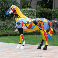 Statuettes de vache peintes et en couleurs, sculpture de taureau en fibre de verre, pour décoration de parc, vente en gros