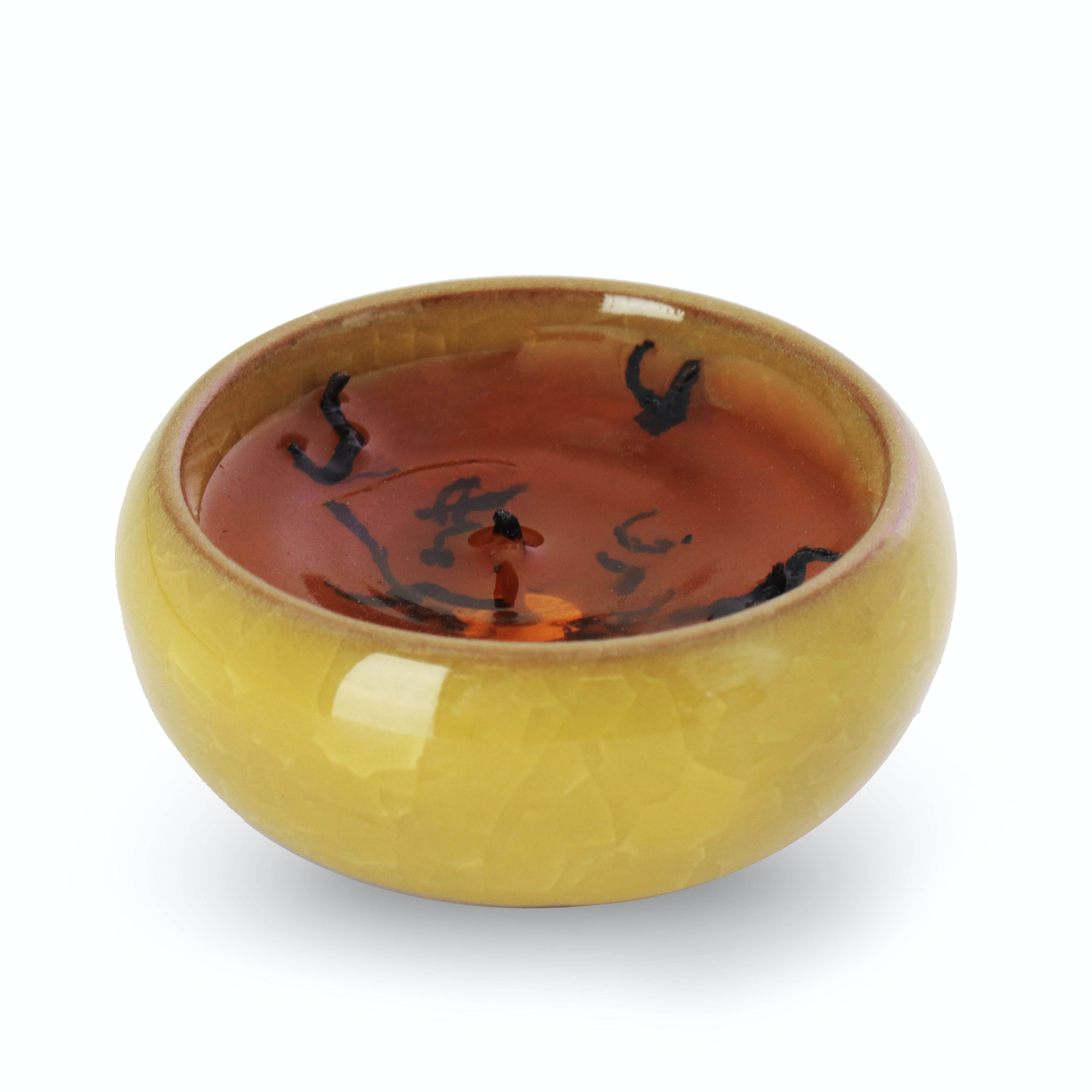 สีเหลือง