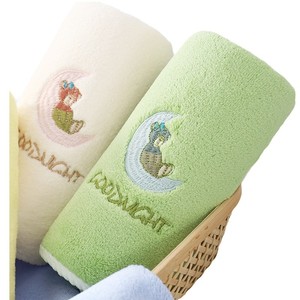 Toalla de Mano de Felpa Coral Ligera con Estampado Animal, Estilo Liso para Uso Doméstico y para la Cara, Absorbente de Agua - Product Image 1
