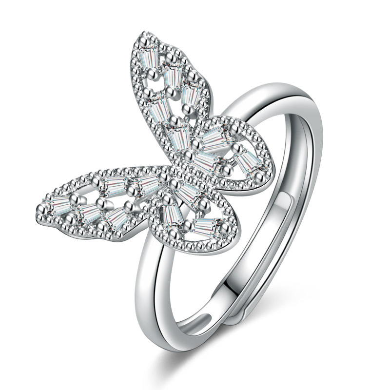 แหวนผีเสื้อสีขาวและสีทอง