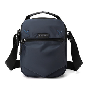 Nueva Bolsa Cruzada Vertical de Gran Capacidad con Cierre, Bolsa de Pecho de Nailon Simple y Moderna para Hombre - Product Image 3