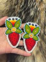 Boucles d'oreilles pendantes MANTU en perles de fraise, bijoux spirituels faits à la main, artisanat indigène, pièce unique, verre bohème