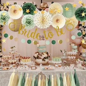 Décorations de fête prénuptiale vert sauge, bannière « Future mariée », pompons en papier vert sauge, guirlandes à franges, décorations pour fête de mariage - Product Image 4