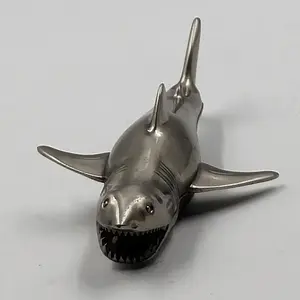 Abrebotellas de cerveza de tiburón de aleación de Zinc, adornos de escultura, regalos personalizados portátiles, Abrebotellas creativo de animales