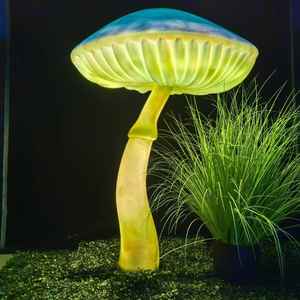 Luz decorativa LED de resina con forma de hongo, IP65 a prueba de agua, para decoración de interiores, exteriores, jardín, parque, festividades y días festivos. - Product Image 1