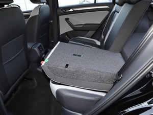 Esportatore Cinese di <span class=keywords><strong>Auto</strong></span> all'Ingrosso 2026 <span class=keywords><strong>T</strong></span>-ROC 300TSI DSG 2WD Edizione Starlight 5 Porte 5 Posti Tetto Panoramico SUV Compatto - Product Image 6