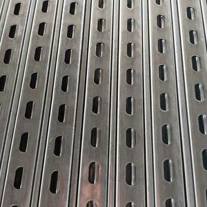 Profilé en C en acier inoxydable massif non perforé sur mesure pour la construction de supports solaires, idéal pour le pliage, la découpe et la soudure - Product Image 4