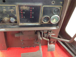 Bulldozer de cadenas CAT D4H usado original de Shanghái con sistema hidráulico completo, 1 año de garantía, en excelentes condiciones - Product Image 6