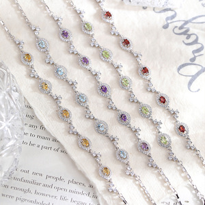 สร้อยข้อมือหินธรรมชาติทรงรีขนาด 3*4 มม. 9 เม็ด รุ่น Fine Halo ประดับด้วยโทแพซ เงินแท้ 925 ป้องกันการหมองคล้ำ - Product Image 3