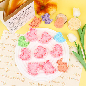 Moule <span class=keywords><strong>à</strong></span> biscuits en plastique 3D de la série Dinosaures de <span class=keywords><strong>Noël</strong></span>, <span class=keywords><strong>emporte</strong></span>-pièces de dessin animé, impression personnalisée pour pâte <span class=keywords><strong>à</strong></span> modeler DIY - Product Image 3