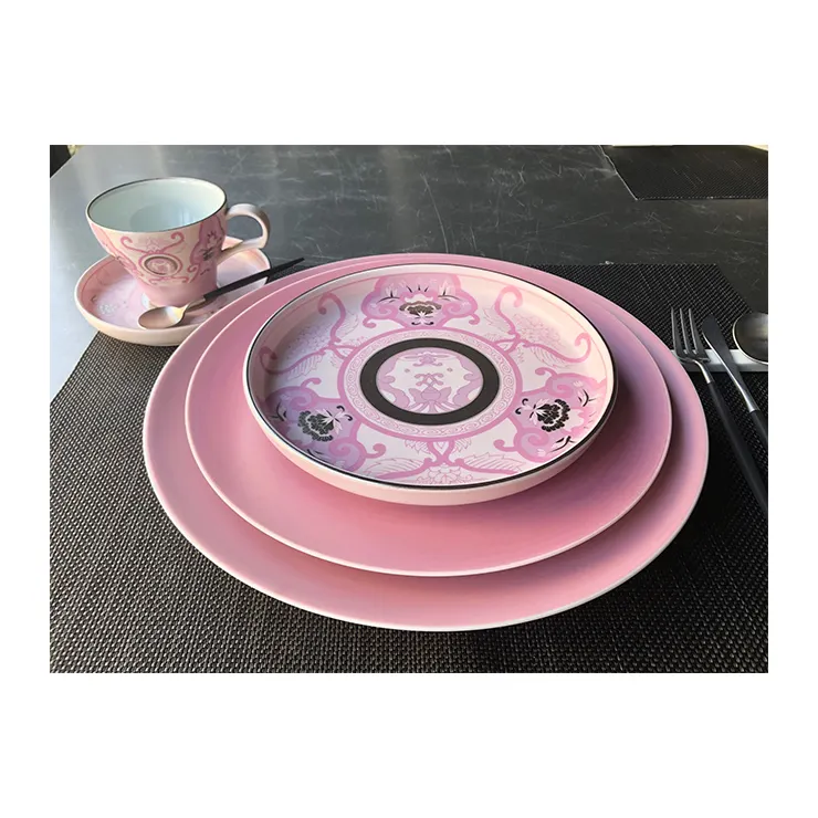 Color design Luxury lifestyle plates ceramic dinnerware set for sale