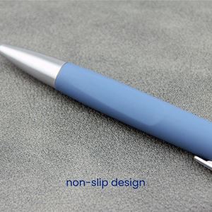 Bolígrafos Retráctiles Promocionales Económicos de Bajo Costo con Logotipo Personalizado, Tinta Negra Multicolor - Diseño Moderno para Uso Escolar y de Oficina - Product Image 4