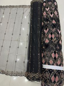 Tissu en filet importé de qualité supérieure, travail artisanal de luxe avec des perles et des broderies, idéal pour les saris de mariée, les lehengas et les robes de mariée - Product Image 3