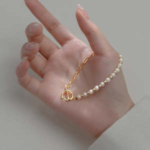 สร้อยข้อมือไข่มุกน้ำจืดสไตล์เกาหลีสำหรับผู้หญิง ดีไซน์หวานน่ารัก พร้อมตัวล็อคแบบ OT รูปหัวใจ สร้อยไข่มุกธรรมชาติ สวยงาม - Product Image 4