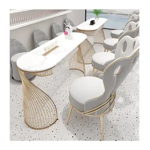 가벼운 럭셔리 노르딕 크림 스타일 전문 매니큐어 테이블 대리석 패널 금속 테이블 다리 네일 테이블