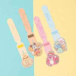 Plaques de certificat réutilisables PU à la mode avec couleur et logo personnalisables - Product Image 1