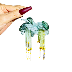 Nouvelles boucles d'oreilles en tissu faites à <span class=keywords><strong>la</strong></span> main <span class=keywords><strong>de</strong></span> style bohème, boucles d'oreilles longues à pompons tendance pour femmes - Product Image 1