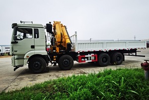 שלדת משאית שאקמן M3000 8*4 במחיר נמוך עם מנוף משומש מסוג XCM-G בעל כושר הרמה של 28 טון למכירה - Product Image 2
