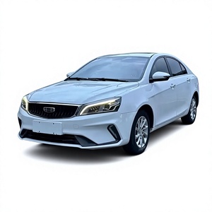 En Stock, Emgrand 2021-2025, Versión Básica, 1.5L, Transmisión Automática, Emisión Euro VI, Volante a la Izquierda, Asientos de Cuero - Product Image 1