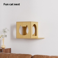Arbre à chat mural motif solide plate-forme de saut intégrée conception de capsule spatiale nid en bois hamac colonne pour chats vivants