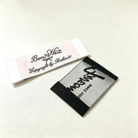 Étiquettes de col de vêtement en taffetas de polyester tissé 3D, logo en silicone tissé 3D, étiquettes de col de vêtement, technique de transfert découpée au laser