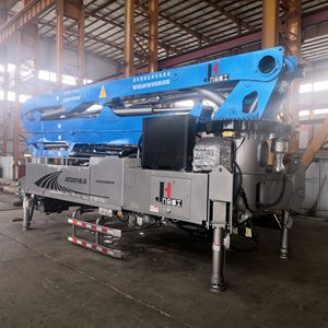 Pompe à béton à flèche diesel haute efficacité JIUHE, fabriquée en Chine, flèche de 33 m, productivité de 90 m3/h, certifiée CE, camion à châssis - Product Image 5