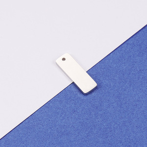 Dropshipping nombre personalizado joyería rectangular 18*6MM Acero de titanio Rectangular con accesorios de acero inoxidable chapado en oro de 18 quilates - Product Image 3