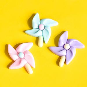 Bonito Cabujón Plano de Resina con Diseño de Molino de Viento para Decoración de Teléfonos, Accesorios DIY y Fabricación de Joyas - Product Image 6