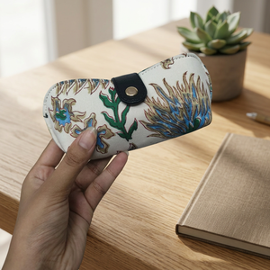 Étuis et pochettes en tissu polyester/coton/métallique 80g imprimé par décharge, faits à la main, pour lunettes de soleil, lunettes de protection et lunettes de vue - Vente en gros - Product Image 2