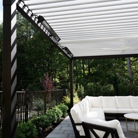 Vente en gros de pergola design moderne en aluminium avec réglage électrique Gazebo à persiennes avec auvent pour terrasse cadre en poudre nature