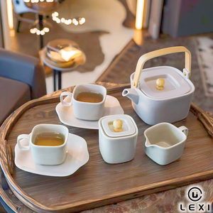 Set da Tè in Porcellana Opaca Stile Nordico con Manico in Legno, Design a Stella Quadrata, Logo Personalizzato, Teiera, Tazze, Piattini, Lattiera e Vassoio - Product Image 1