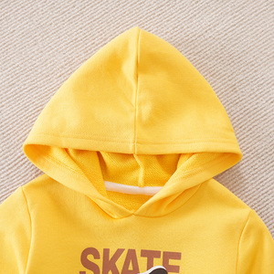 Sweat à capuche décontracté personnalisé pour enfants, imprimé avec un motif de skateboard, à manches longues, doux, avec poche pour enfants - Product Image 3