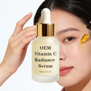 Sérum raffermissant à la vitamine C et à l'acide hyaluronique - Formule végétalienne et biologique pour lutter contre le vieillissement et réduire les rides - Product Image 2