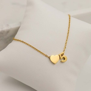Collana con Ciondolo a Cuore Inciso con Iniziale e Tema Anno di Nascita, Gioiello Personalizzato per Ragazze - Product Image 4