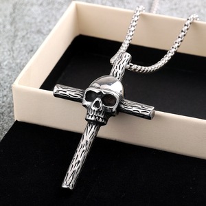Yunnique – collier avec pendentif croix et crâne en acier inoxydable pour hommes, style Punk, bijoux à la mode pour usage quotidien - Product Image 2