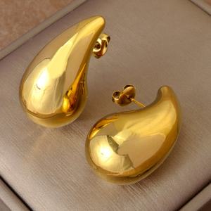 ต่างหูห้อยแฟชั่นหรูหราสำหรับผู้หญิง ชุบทอง 18k บนสแตนเลส ขายส่ง - Product Image 4