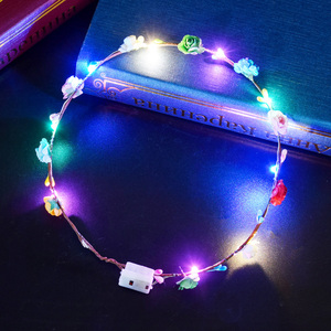 Venta al por mayor LED tocado flor corona diadema brillante boda fiesta Navidad guirnaldas flor corona - Product Image 5
