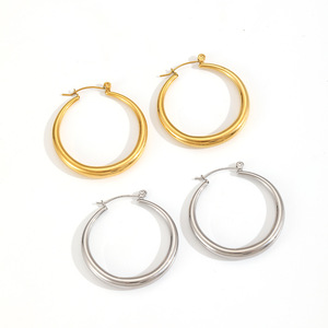 ต่างหูห่วงสแตนเลสสตีล 18k ทองไทเทเนียมทรงเรขาคณิตวงกลมสำหรับผู้หญิง - Product Image 3