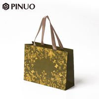 Sac cadeau en papier vert de luxe PINUO, imprimé floral doré avec papillon, ruban personnalisé, sac fourre-tout pour emballage de bijoux