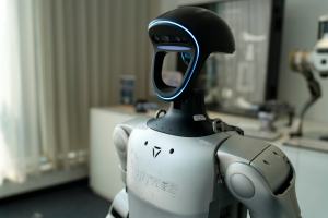 Robot humanoï<span class=keywords><strong>de</strong></span> Unitree Robotics G1 : Flexibilité supérieure à celle des humains normaux, capable d'imiter et <span class=keywords><strong>de</strong></span> renforcer <span class=keywords><strong>l</strong></span>'impulsion <span class=keywords><strong>de</strong></span> <span class=keywords><strong>l</strong></span>'apprentissage - Product Image 5