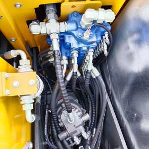 Mini-excavatrice sur chenilles E690H avec moteur et boîte de vitesses Yanmar, garantie 1 an - Excellent prix en promotion - Product Image 5