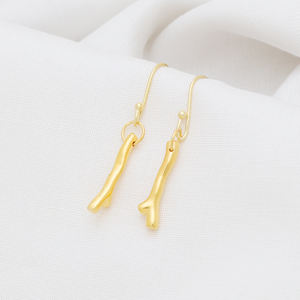 Pendientes chapados en oro de diseño Simple elegante y de alta calidad hermosos pendientes de lujo para mujer - Product Image 3
