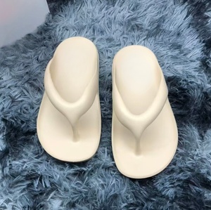 Summer simple rubber-soled slip-on anti-slip <b>slippers</b>, suitable for outdoor, home or casual outings, versatile for couples - Product Image 5