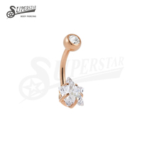 Perhiasan tindik pusar desain bintang CZ bening dengan pengaturan prong berulir dalam, terbuat dari titanium ASTM F136 SUPERSTAR.