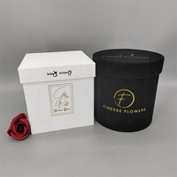 Boîtes d'emballage cadeau écologiques carrées et rondes avec logo personnalisé, revêtement UV, dorure à chaud, fleurs blanches et noires, vente chaude