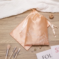 Pochette de rangement pour extensions de cheveux humains flexographie avec logo personnalisé sacs d'emballage pour perruques sacs pour faisceaux de cheveux en satin de soie avec cordon de serrage