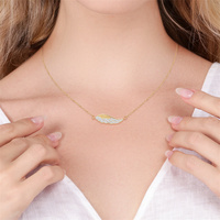 Collier personnalisé en acier inoxydable avec pendentif plume et micro-pavé de zircons pour femme