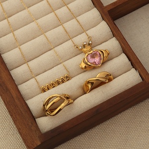 Collana con lettere personalizzate collana in oro Mama in acciaio inossidabile 18k placcato oro Mini lettere a bolle collana regalo per la <span class=keywords><strong>festa</strong></span> <span class=keywords><strong>della</strong></span> <span class=keywords><strong>mamma</strong></span> - Product Image 5